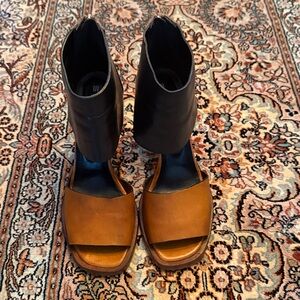 Strategia Black, Brown and Gold Open Toe Leather 3 1/2” Heels (size 37)